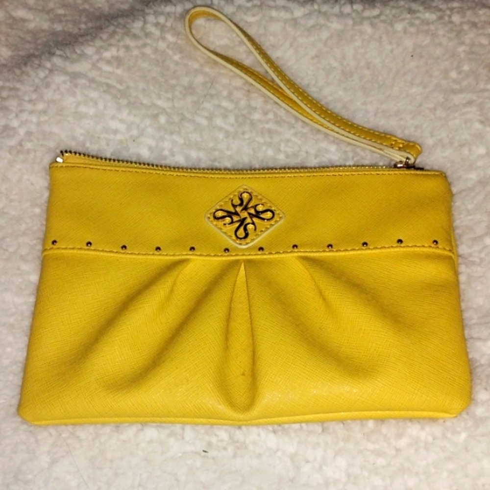 Simply Vera, Vera Wang wristlet